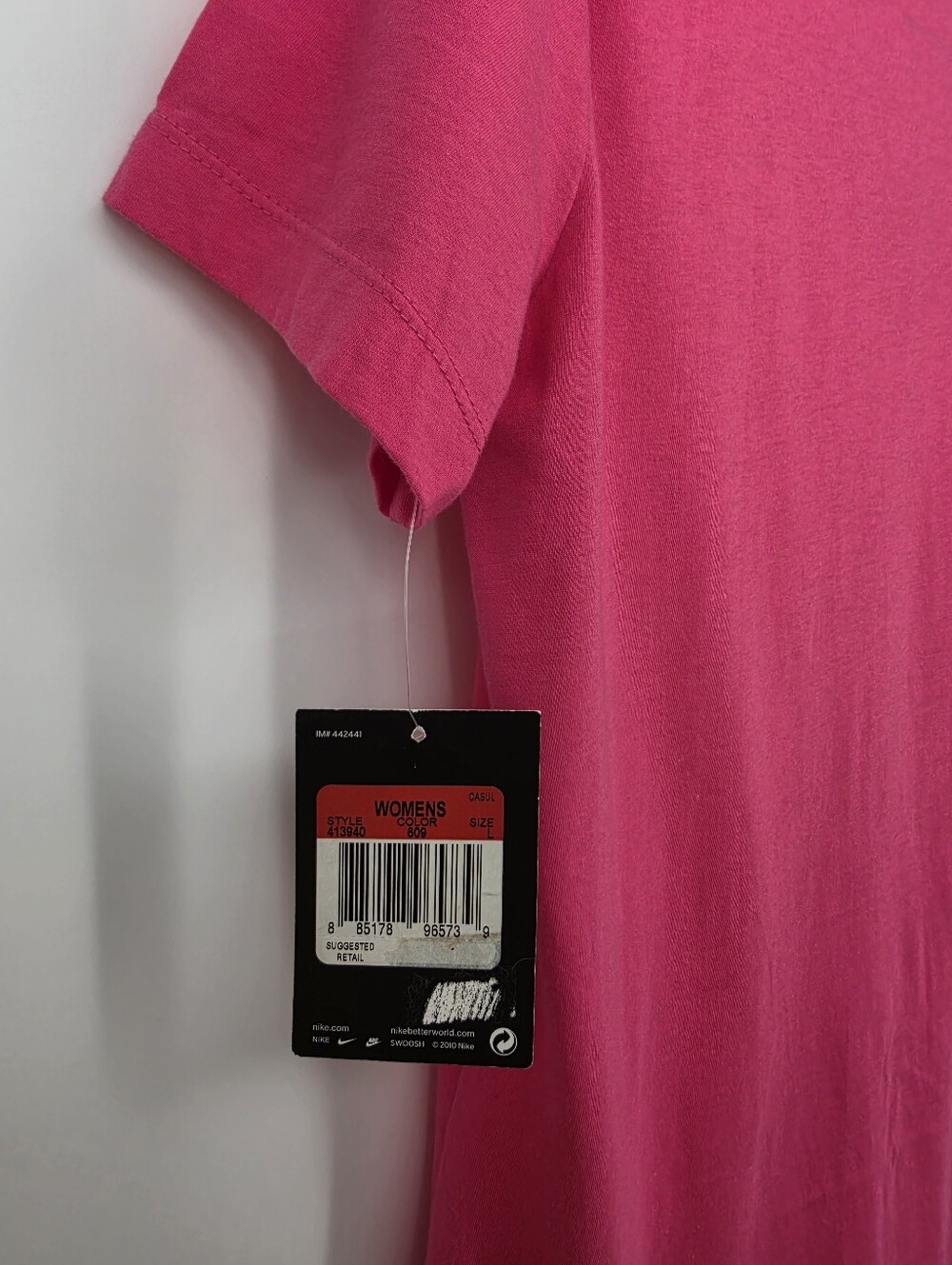 NWT Nike Women’s Large Pink V Neck Graphic Tee Slim Fit Casual Activewear Shirt - Picture 7 of 13